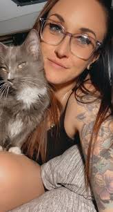 Good afternoon everyone!! I am new to the island and have a fresh health  card in my hand! I have over 7 years of restaurant experience, as both a  bartender and server