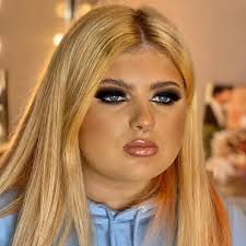 This is becoming a @taighanleigh13 fan page 🤣 always something different  🖤 times left for this week