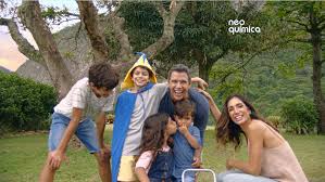 Ele passou o último ano produzindo o programa, que pretende entreter um público amplo, de crianças a idosos. Marcio Garcia E Familia Estrelam Nova Campanha Da Neo Quimica