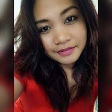 Karen Cadavona's Instagram, Twitter & Facebook