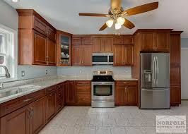 This Maple Kitchen By Echelon Features A Full Overlay Style Door And Was Designed By Louise From Our Manc Maple Kitchen Maple Kitchen Cabinets Kitchen And Bath