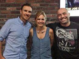 Mariana van zeller / spouse Mariana Van Zeller Ø¯Ø± ØªÙˆÛŒÛŒØªØ± Awesome Time Today With Joerogan Thank U For Having Us On Ur Podcast We Talked Guns Sex Drugs And Donkey Semen Http T Co Nvsyybodkx