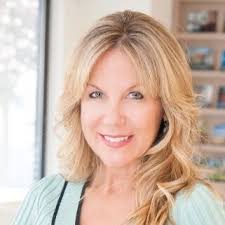 Tracy Setzer's Instagram, Twitter & Facebook