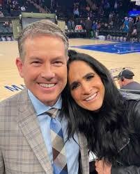 Lauren Shehadi's Instagram, Twitter & Facebook