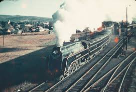 S 302 Edward Henty On Spirit Of Progress Leaving Albury For Melbourne Noel Reed Jpg 1818 1228 Locomotive Model Railway Train