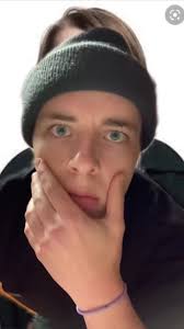 #stitch with @ihaveibs Guys please get him to watch this! #pubertyblues  #paperplanes #davidvickers