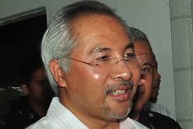 Jentera barisan nasional selangor akan diperkukuh dengan penglibatan tiga bekas menteri besar selangor iaitu tan sri abu hassan omar, dr mohamad khir toyo dan tan sri muhammad muhammad taib. Bekas Menteri Besar Selangor Tak Yakin Bn Mampu Menang Di Pru13 Utaranews