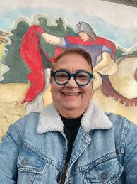 Buen día bendecido sábado, hoy de cumpleaños nuestro excelentísimo médico,  un ser muy querido en nuestro puerto azul de leyendas y desde aquí le  dejamos todas las cosas bellas de la vida