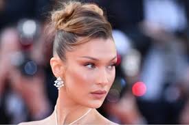 Bella Hadid 5 ay sonra setlere geri döndü!