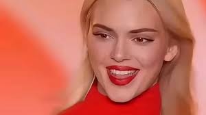 kendalljenner #lorealparis #runway #viralvideo #trending #shortvideo  #fashionsh_哔哩哔哩_bilibili