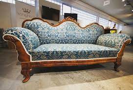 Antikes Sofa Neu Bezogen Mit Passender Mobelborte Sofa Design Sofa Couch Upholstery