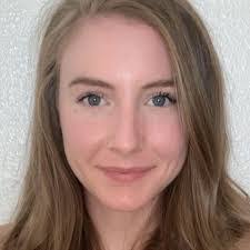 Hilary Redmond's Instagram, Twitter & Facebook