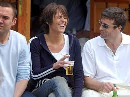 Suranne jones became acquainted with freelance screenwriter and former magazine editor laurence akers in 2013 at the wedding of her friend, actress sally lindsay, and drummer steve white. Doctor Foster Star Suranne Jones Was Pictured With Boyfriend And Co Star Lover Before Getting Tangled In Real Life Love Triangle Mirror Online