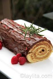 La Buche De Noel Maison Buche De Noel Buche De Noel Traditionnelle Dessert Noel
