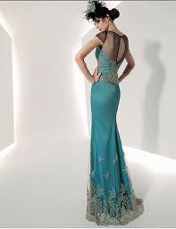 El vestido es una preciosidad , tiene una cola larga y es un espectáculo!! Vestidos De Fiesta Fran Sarabia Catalogos De Vestidos Y Trajes De Fiesta De Franc Sarabia Detallazos