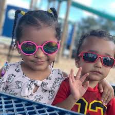 At a 2003 concert, Red Hot Chili Peppers played “Californication” with a  special intro that John Frusciante made up