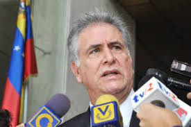 Venezuela: un profesor universitario le responde a Nicolás Maduro tras un  allana