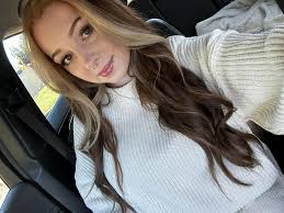 Hair stylist in MB for balayage or dimension