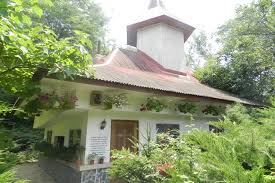 Dimineata la ora 7, participare la sfanta liturghie la manastirea sf efrem cel nou. MÄƒnÄƒstirea Ioan Rusu Slobozia Ghid Turistic Audio