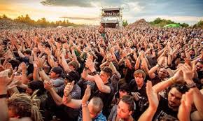 Rock for people bezoekers kunnen tijdens het festival gebruik maken van gratis shuttles tussen het station in hradec králové en het festivalterrein in. Citybee Rock For People 2015 Plzen