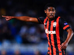 Juventus winger douglas costa was linked with ac milan in the summer of 2020, but the serie a giants have now clarified their stance on the brazilian. Shakhtar Donetsk Star Douglas Costa Open To Ac Milan Move Goal Com