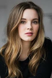 Cast & Crew for La dérape 3x09 "Episode 9"