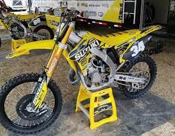 Pin By Ashurabikers On Suzuki Rm Restilyng Motocross Bikes Dirtbikes Motocross