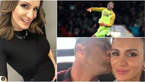 Model who has appeared on the cover of magazines like instyle and amassed an instagram following of more than 380,000. Artur Boruc Sara Mannei Dziecko Syn Sport Tvp Pl