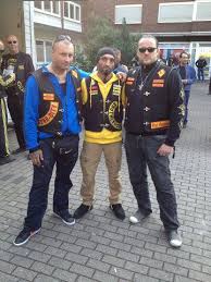 Jotkut viralliset elimet luokittelevat sen rikollisjärjestöksi. Ali Satudarah Mc Pa Twitter Ich Komm Mit Der Mafia Du Nur Mit Sebastian Http T Co Mzqegewi