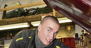 Někomu začíná víkend v poledne, někomu o půlnoci