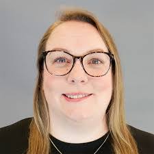 Kara Hill's Instagram, Twitter & Facebook