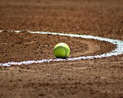 Setiap pelari dengan pukulan yang baik dapat kembali melampaui home base mendapatkan nilai 1 (satu), pemain tetap ada di base (tidak keluar). Materi Lengkap Peralatan Dan Peraturan Permainan Softball