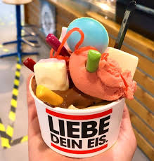 Eine von ihnen reagierte daraufhin und kritisierte den. Ice Cream United Gib Mir Die Kugel