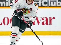 Duncan keith, 24th draft pick in the second round (54th overall), selected by chicago blackhawks, poses for a portrait during the nhl entry draft on june 22, 2002 at the air. Gvbx850tiypylm