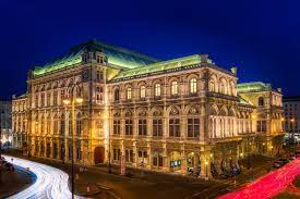 The vienna state opera is an opera house and opera company based in vienna, austria. Opera De Stat Din Viena Best Of Italy Vienna State Opera Italy Holidays