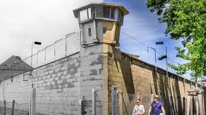 Autoritățile din rdg au amplasat, în timpul războiului rece, circa 1,2 milioane de mine pe granița cu rfg, 300.000 dintre acestea fiind în continuare îngropate. Berlinul Inainte Si DupÄ Reunificare Intregul ConÅ£inut Media Dw 29 09 2020