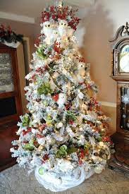 Enchanted forest von johanna basford bei thalia entdecken Christmas Enchanted Forest Unique Christmas Trees Amazing Christmas Trees Owl Christmas Tree