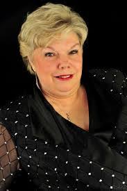 Lori Dubose's Instagram, Twitter & Facebook