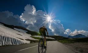 Du col de la core, s'engager sur le chemin qui monte en direction du sud et de la réserve du mont valier (cote 1451). Infos Route Ouverture Des Cols Les Pyrenees Mythiques A Velo Ou A Vtt
