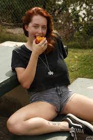 Kelsey Berneray Huge Boobs on Display HD phone wallpaper