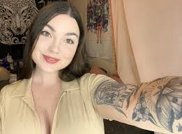 Jessica Hatton's Instagram, Twitter & Facebook