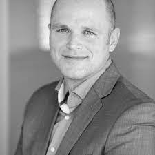 Luke Kendall's Instagram, Twitter & Facebook