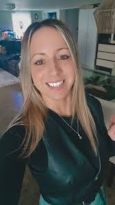 Stephanie Bundy's Instagram, Twitter & Facebook