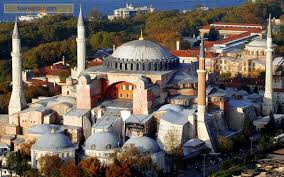 İlerleyen yıllarda ise tam bir külliye halini alacaktı… Hagia Sophia Ayasofya