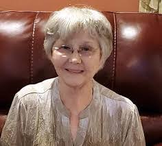 Carolyn Sadler's Instagram, Twitter & Facebook