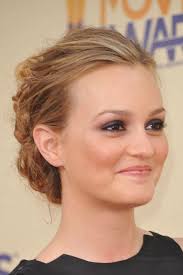 Leighton meester is also often seen wearing different hairstyles, but one thing for sure, her hair looked perfect every single time. Leighton Meester Wavy Honey Blonde Updo Hairstyle Steal Her Style