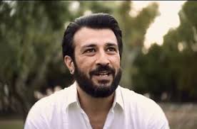 Giuliano sangiorgi (born 24 january 1979 in nardò, lecce, italy) is an italian artist who has gained increasing fame as a singer, songwriter and composer, together with his rock band negramaro. Negramaro Nel Dramma Emorragia Cerebrale Il Chitarrista Lele Spedicato In Rianimazione Libero Quotidiano