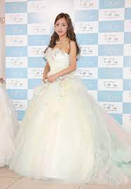 写真】元AKB48板野友美のウエディングドレス姿：中日スポーツ・東京中日スポーツ