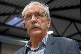 Formand stopper i DGI Huset