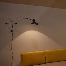 Væglampen er utrolig flot og specielt placeret over spisebordet i stedet for en pendel eller over et stuebord, kommer lampen virkelige til sin ret. Pin Pa Kjokken